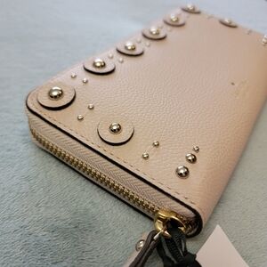 Kate Spade NWT Warm Beige Pebbled Leather Large Neda Studded Zip Wallet NWT